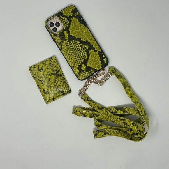 Sonix Green Snakeskin Crossbody Wallet Case iPhone 11Pro/Xs Max - Picture 6 of 6